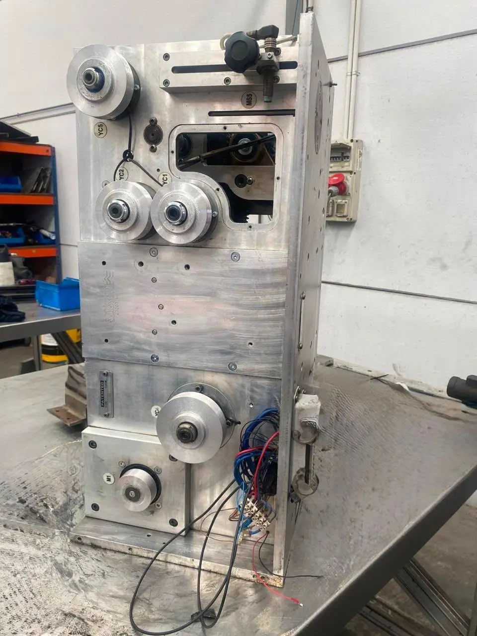 Automatischer Umreifungskopf zur Wartung beim technischen Service von Robotec Packing